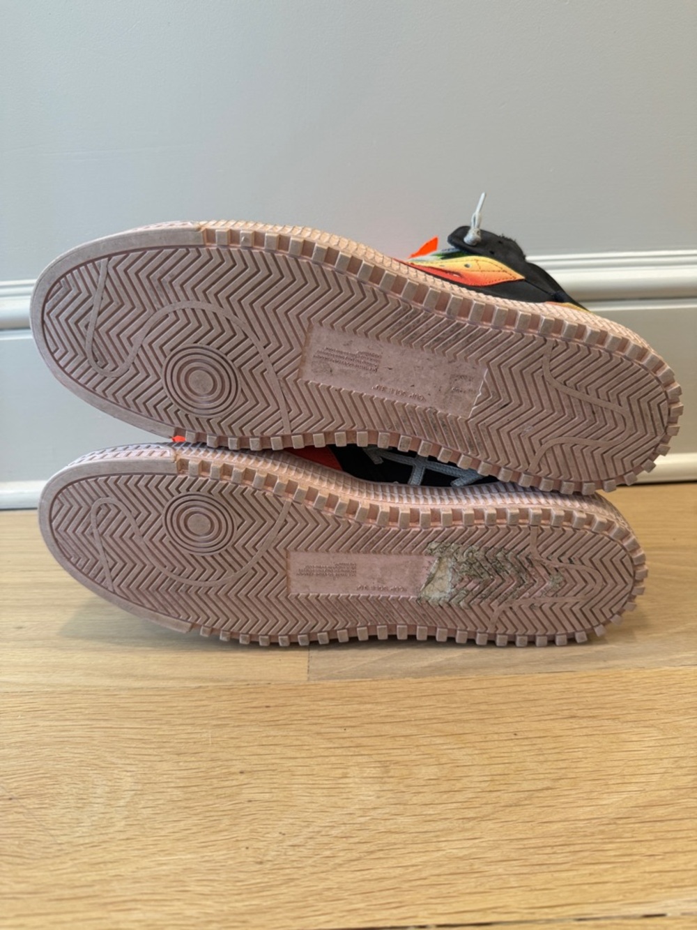 Off-White c/o Virgil Abloh
Men's Off-Court 3.0 Mutli-Color' 2019 size 44 - Picture 3 of 13
